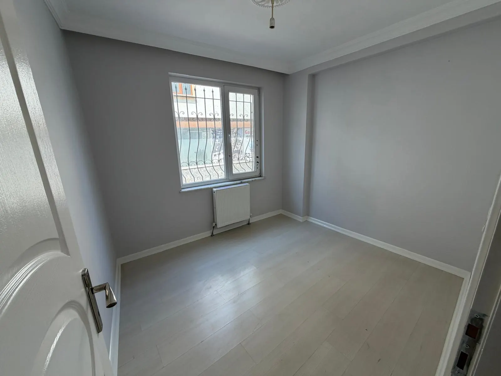 BURSA GEMLİK DENİZE 50 METRE MESAFEDE 2+1 FIRSAT DAİRE